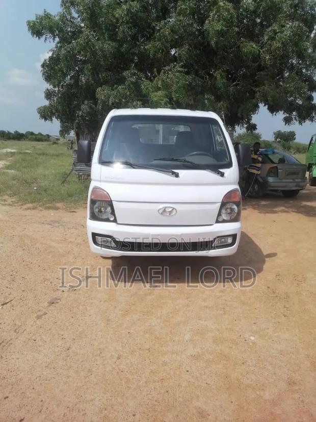 Hyundai H1 2015 White · Photo 4