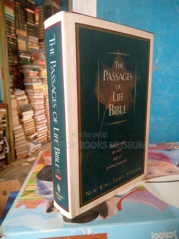 Passages of Life Bible: New King James Version Hardcover · Photo 3
