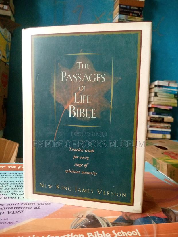 Passages of Life Bible: New King James Version Hardcover · Photo 4