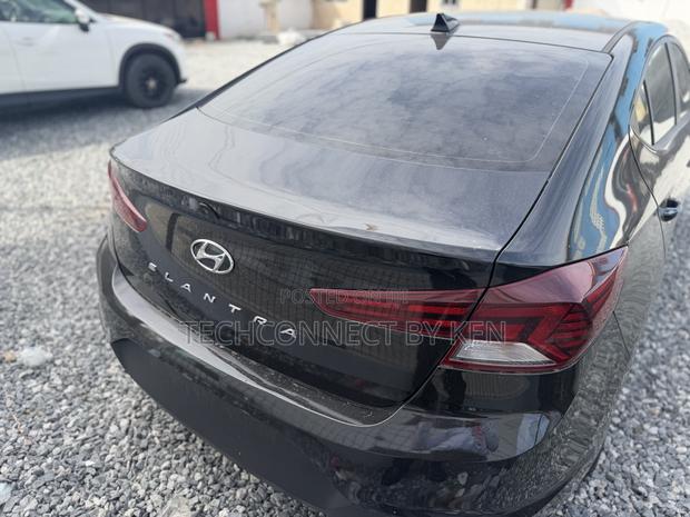 Hyundai Elantra SE 2019 Black photo 2