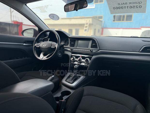 Hyundai Elantra SE 2019 Black photo 6