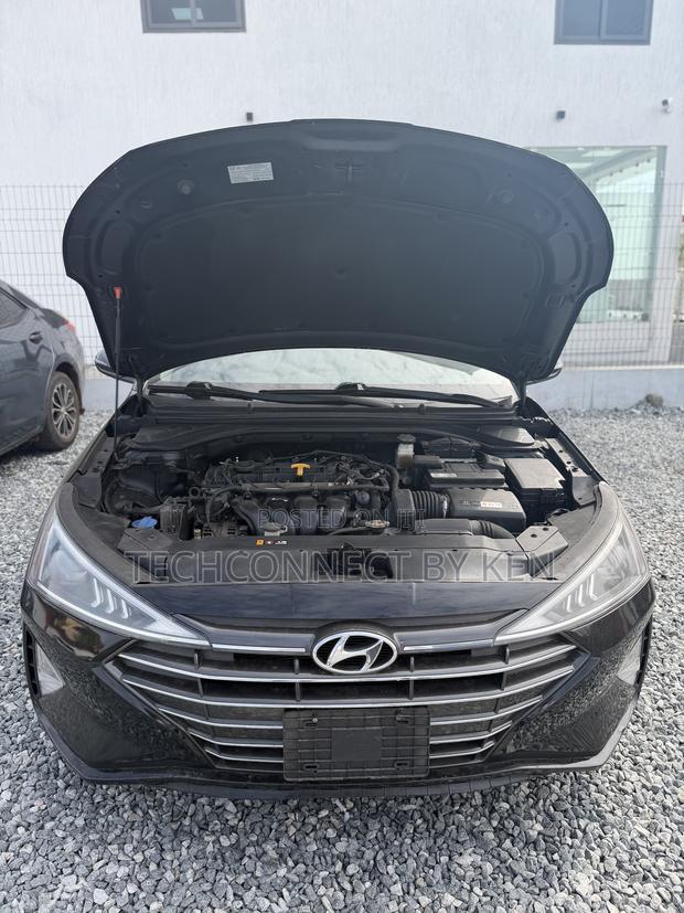 Hyundai Elantra SE 2019 Black photo 7