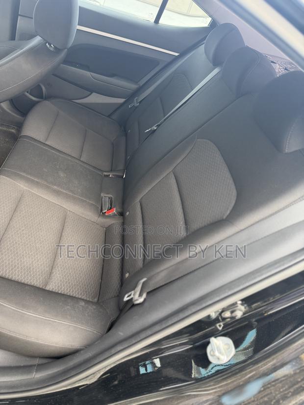 Hyundai Elantra SE 2019 Black photo 15