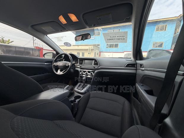 Hyundai Elantra SE 2019 Black photo 13