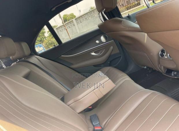 Mercedes-Benz E300 4Matic AWD Sedan (2.0L 4cyl 9A) 2017 Pearl