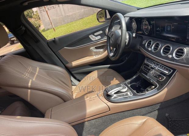 Mercedes-Benz E300 4Matic AWD Sedan (2.0L 4cyl 9A) 2017 Pearl