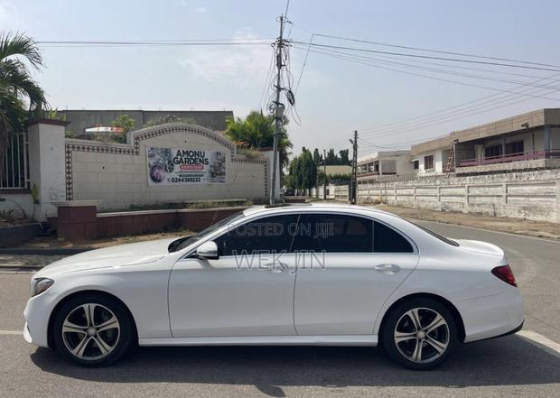 Mercedes-Benz E300 4Matic AWD Sedan (2.0L 4cyl 9A) 2017 Pearl