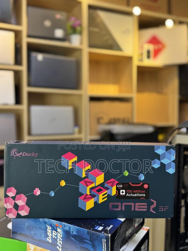 Ducky One 2 Sf 65% RGB Mechanical Keyboard PBT Double-Shot photo 4