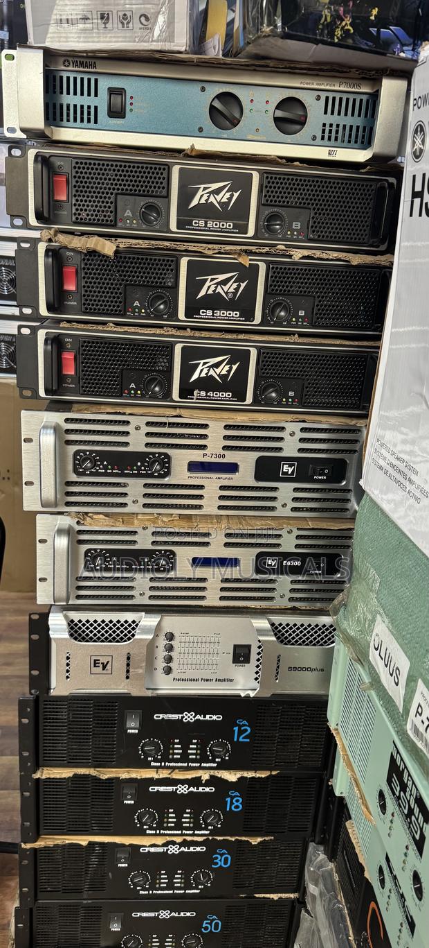Peavey Cs 3000watt Mid Amplifier · Photo 2