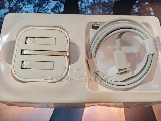 iPhone Type C Fast Charger, 3-pin.. photo 2