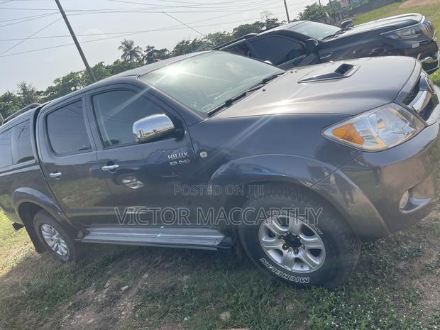Toyota Hilux 3.0 D-4D 4x4 2015 Gray