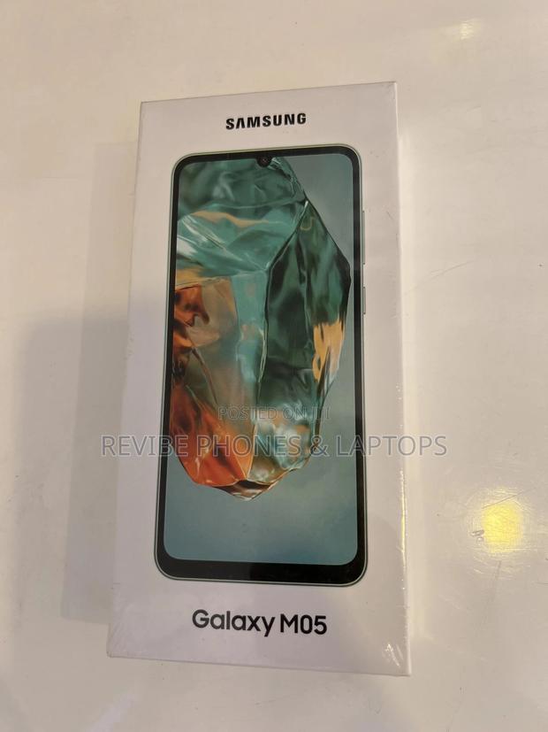 New Samsung Galaxy M05 64 GB Green