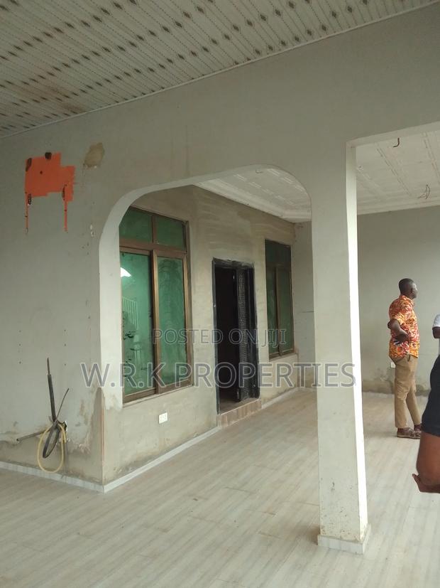 3bdrm House in Lartey Gas Dvla, New-Juaben Municipal for rent