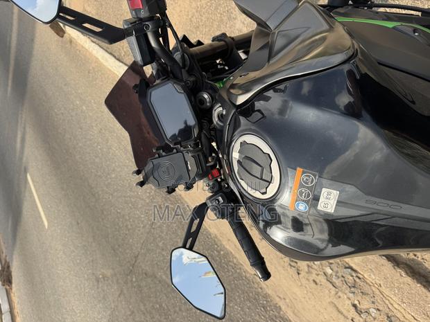 Kawasaki Z900 2023 Black photo 6