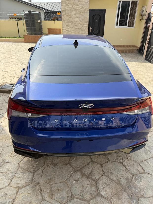 Hyundai Elantra Limited 2021 Blue