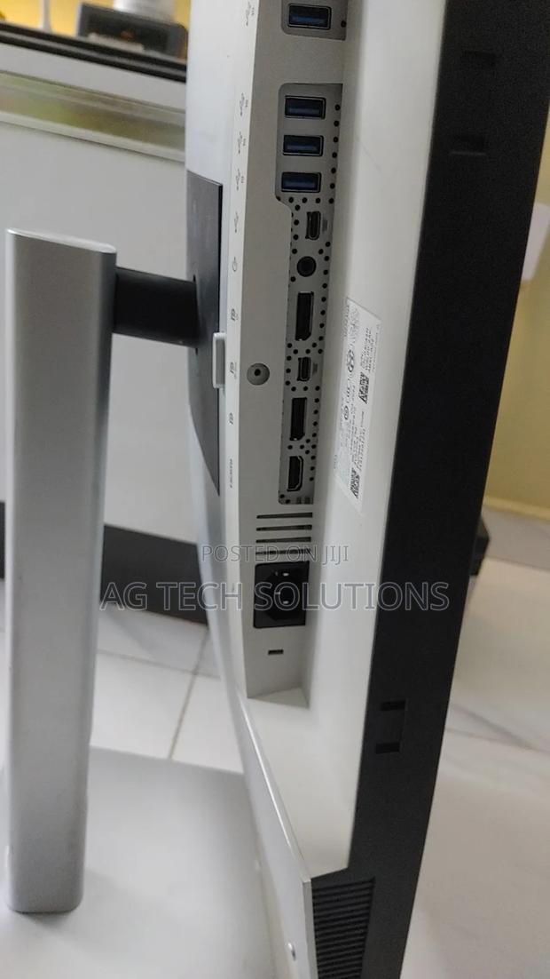 Dell Ultrasharp 27 Inches Edgeless Monitor photo 5
