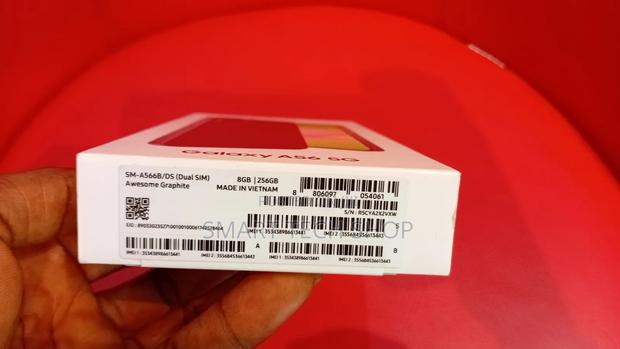 New Samsung Galaxy A56 256 GB Black photo 2