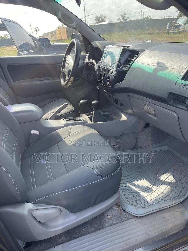 Toyota Hilux 3.0 D-4D 4x4 2015 Gray