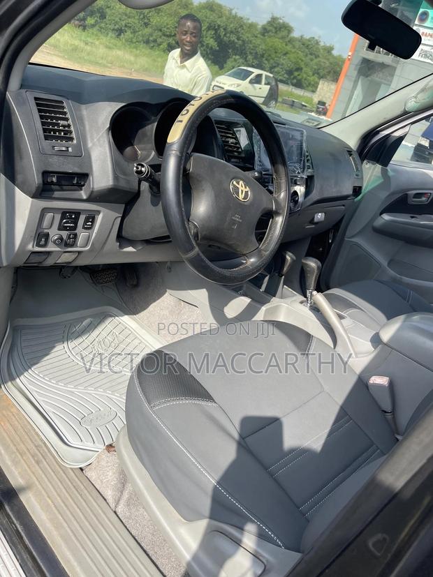 Toyota Hilux 3.0 D-4D 4x4 2015 Gray