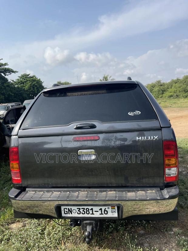 Toyota Hilux 3.0 D-4D 4x4 2015 Gray