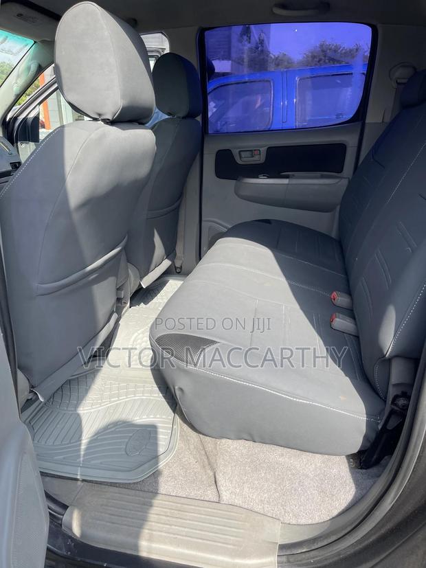 Toyota Hilux 3.0 D-4D 4x4 2015 Gray