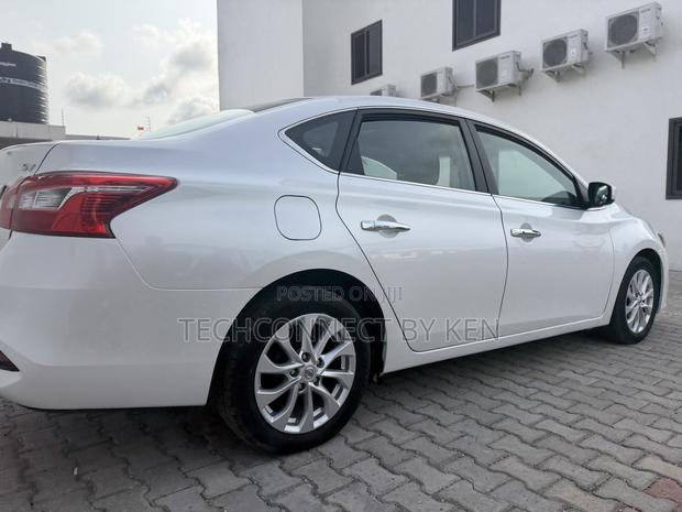 Nissan Sentra SV 2018 White photo 3