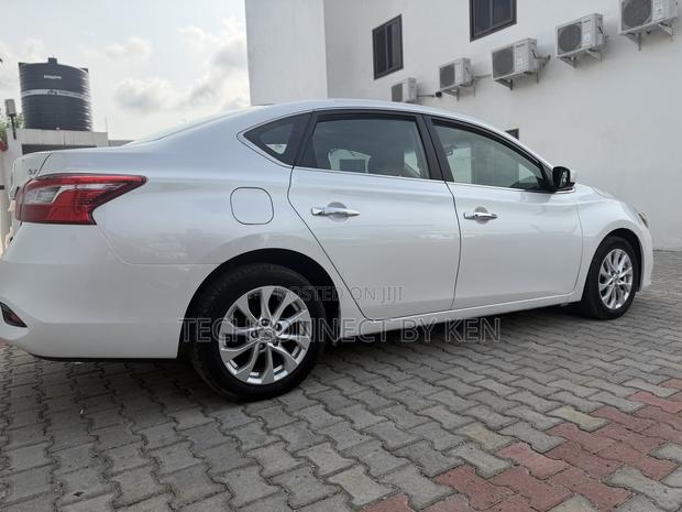 Nissan Sentra SV 2018 White photo 5