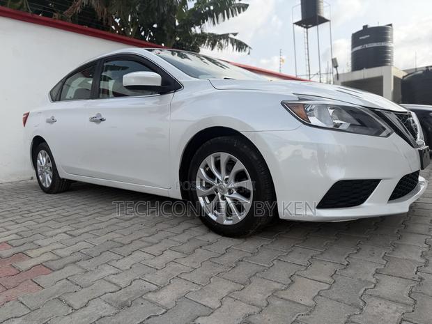 Nissan Sentra SV 2018 White photo 2