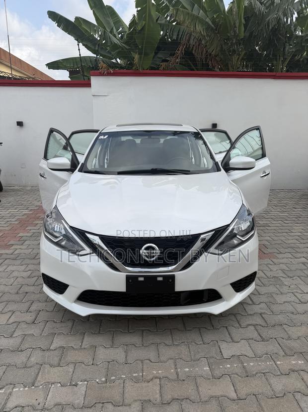 Nissan Sentra SV 2018 White photo 9