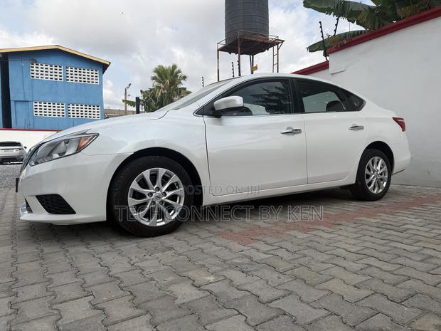 Nissan Sentra SV 2018 White photo 12
