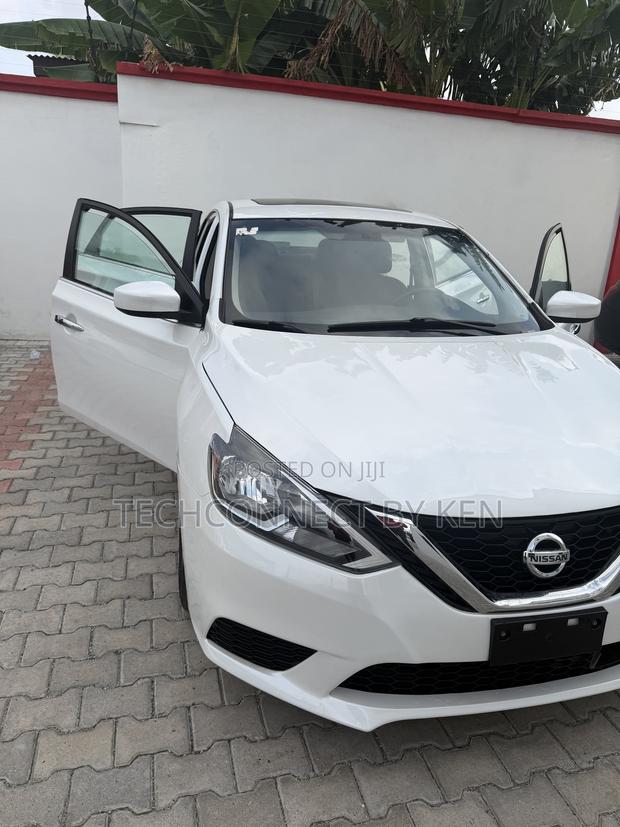 Nissan Sentra SV 2018 White photo 13