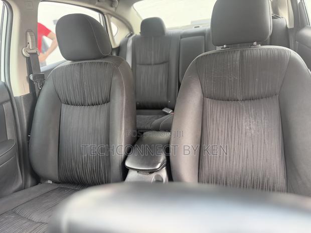 Nissan Sentra SV 2018 White photo 14