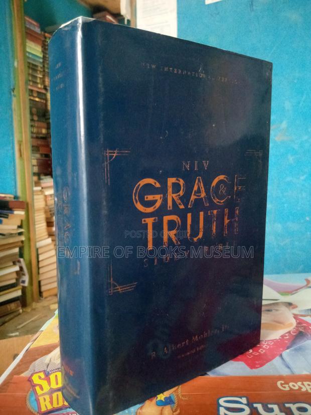 Niv Grace and Truth Study Bible · Photo 3