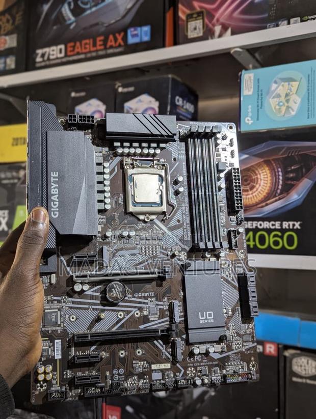 Gigabyte Z490 Ud Intel Lga1200 Atx 10th/11th Gen Motherboard · Photo 4