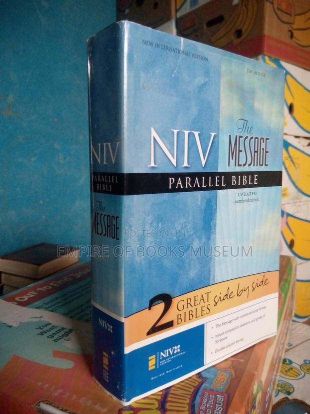 Niv/the Message Parallel Bible Hardcover · Photo 2