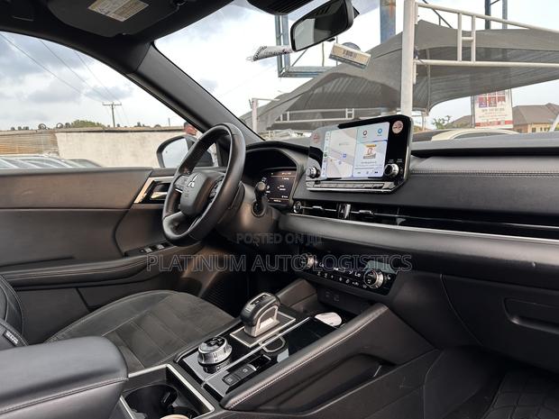 Mitsubishi Outlander SE Black Edition 2023 Black photo 7
