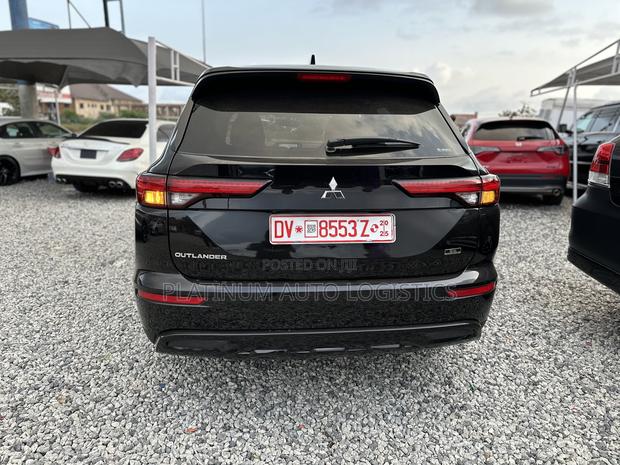 Mitsubishi Outlander SE Black Edition 2023 Black photo 5
