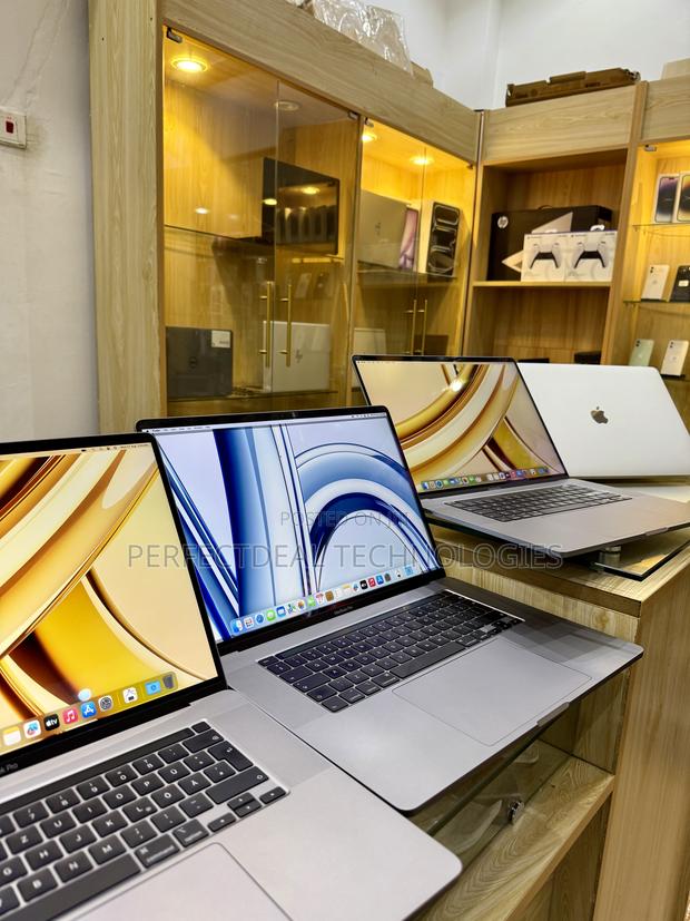 New Laptop Apple MacBook Pro 2019 16GB Intel Core i9 SSD 1T