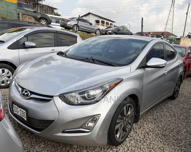 Hyundai Elantra Limited 4dr Sedan (1.8L 4cyl 6A) 2014 Silver