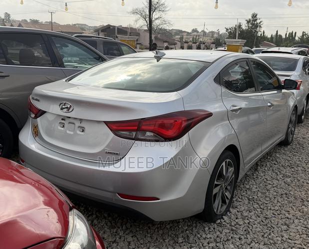 Hyundai Elantra Limited 4dr Sedan (1.8L 4cyl 6A) 2014 Silver