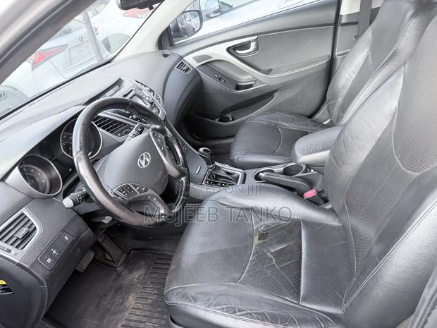 Hyundai Elantra Limited 4dr Sedan (1.8L 4cyl 6A) 2014 Silver