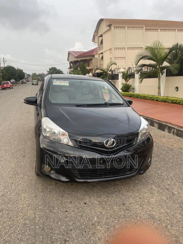 Toyota Vitz 1.3 FWD 5dr 2014 Black