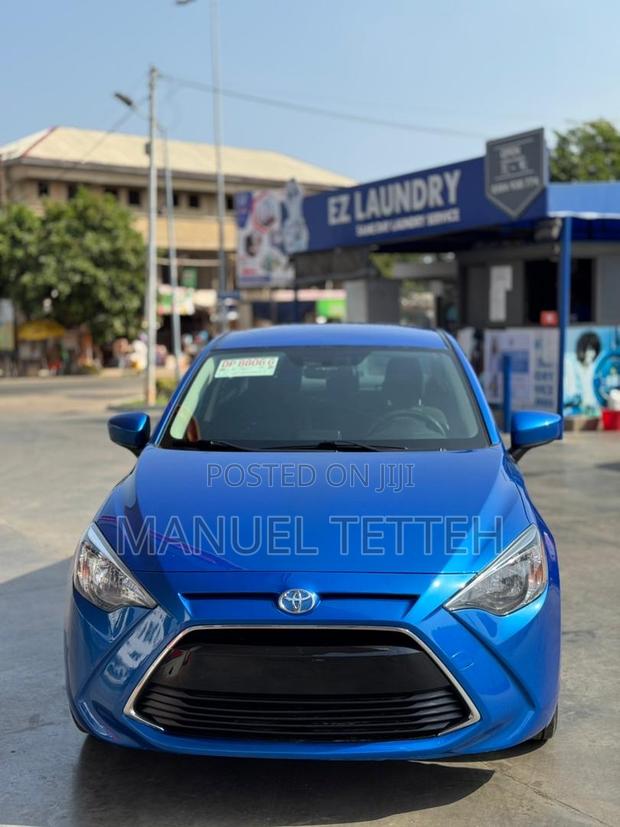 Toyota Yaris 2016 Blue