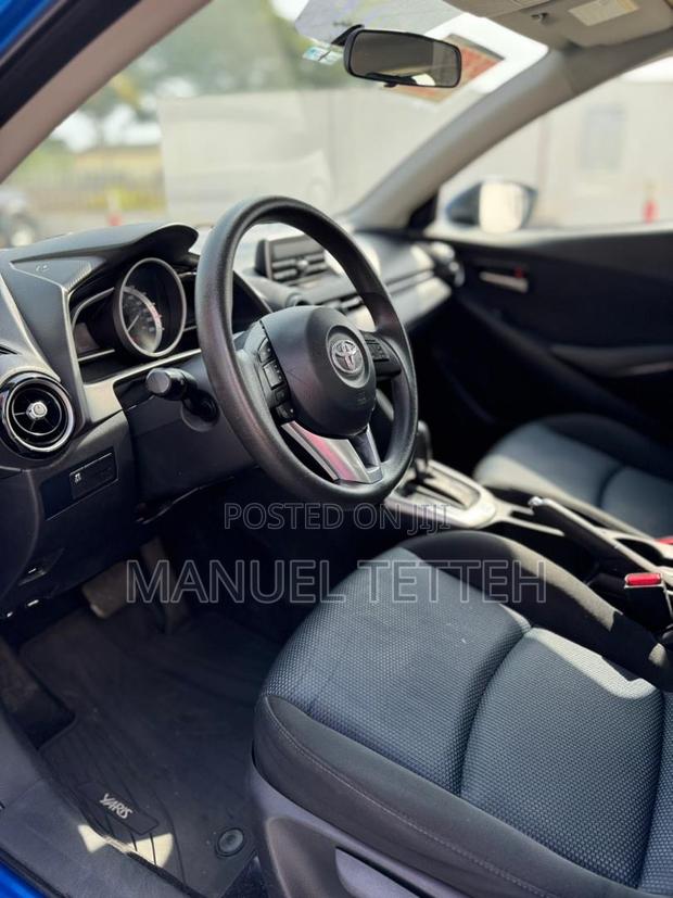 Toyota Yaris 2016 Blue