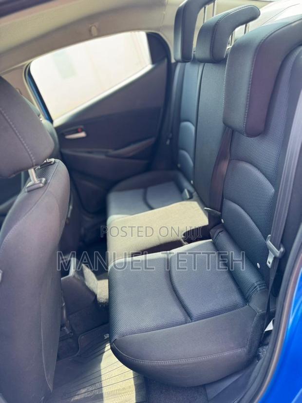 Toyota Yaris 2016 Blue