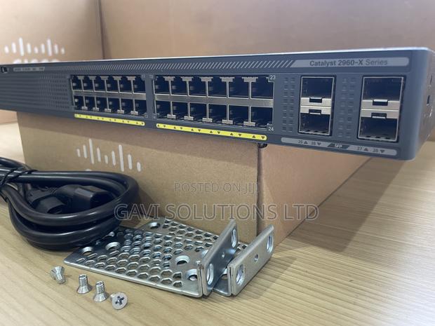 Cisco Catalyst 2960x 24port Poe+ photo 2