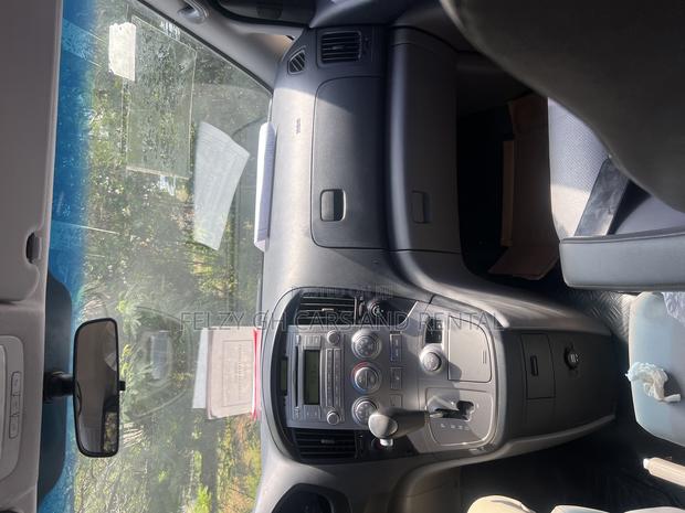 Hyundai Starex 2015 Blue photo 5