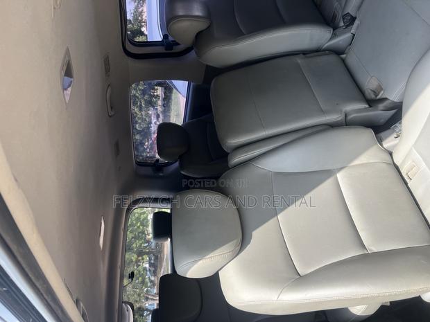 Hyundai Starex 2015 Blue photo 4