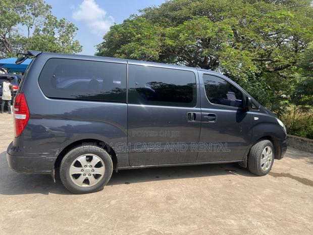 Hyundai Starex 2015 Blue photo 3