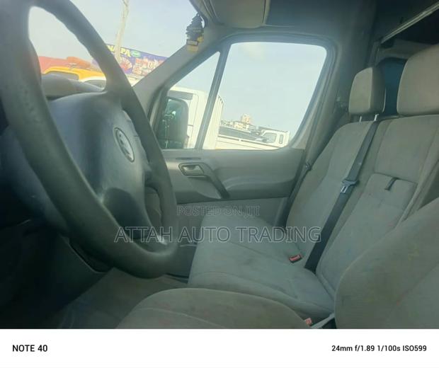 Volkswagen Crafter 2010 White photo 3